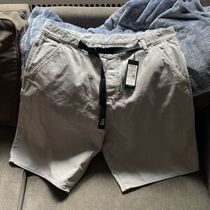 G-STAR RAW NWT shorts with belt! Size 38. Looking for new home.